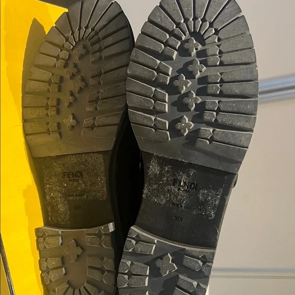 Fendi Black and Green Ankle Boots with Floral Design - Picture 6 of 7